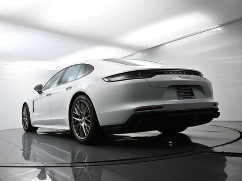 Certified 2023 Porsche Panamera Platinum Edition image 48