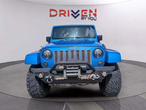 Used 2015 Jeep Wrangler Unlimited Sahara image 8