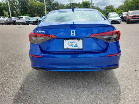 Used 2024 Honda Civic LX image 5