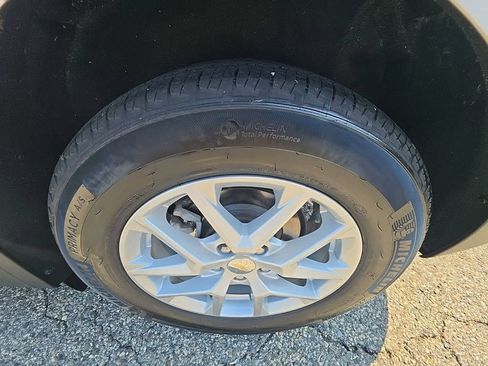 Used 2023 Chevrolet Equinox LS FWD image 34