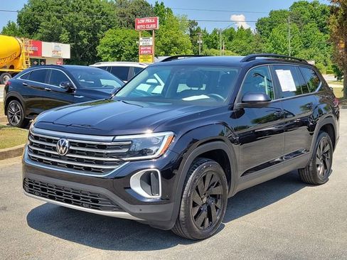 Certified 2025 Volkswagen Atlas SE w/ Panoramic Sunroof Package image 1