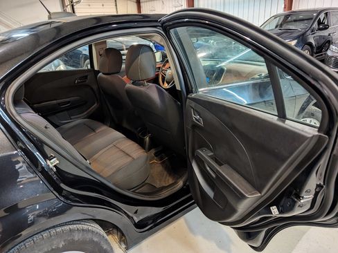 Used 2015 Chevrolet Sonic LT FWD image 22