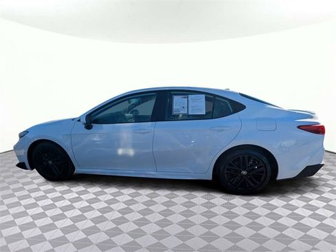 Used 2025 Toyota Camry LE image 6