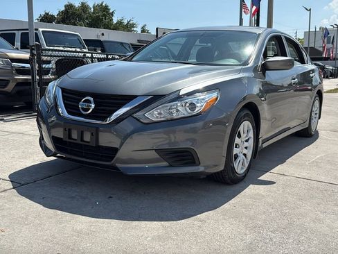 Used 2017 Nissan Altima 2.5 S w/ Power Driver Seat Package FWD image 10