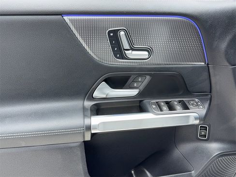 Used 2023 Mercedes-Benz EQB 250+ image 39