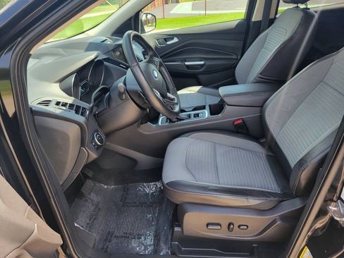 Used 2017 Ford Escape SE w/ Equipment Group 201A AWD/4WD image 7