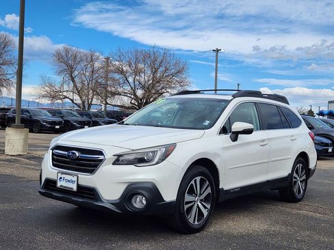 Used 2018 Subaru Outback 2.5i Limited image 3
