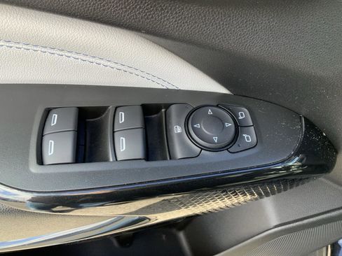 Used 2025 Chevrolet Trax LT image 20