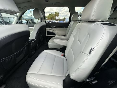 Certified 2024 Kia Telluride S w/ S Sunroof Package image 25