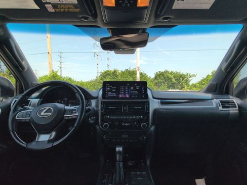 Used 2023 Lexus GX 460 Luxury w/ Sport Design Package AWD/4WD image 28