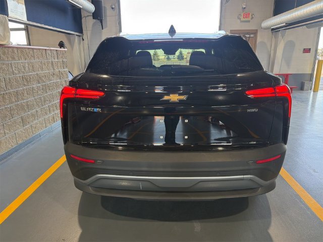 Used 2024 Chevrolet Blazer EV LT AWD/4WD image 4