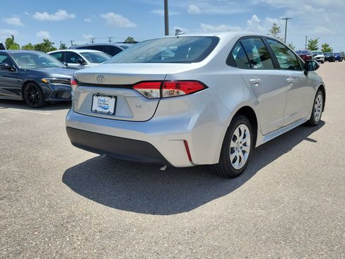 Used 2024 Toyota Corolla LE FWD image 6