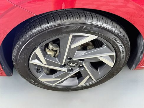 Used 2025 Hyundai Elantra Sport FWD image 4