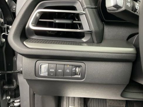 New 2026 Chevrolet Traverse LT w/ Midnight/Sport Edition image 13