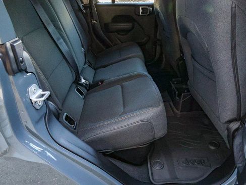 New 2025 Jeep Gladiator Sport image 30