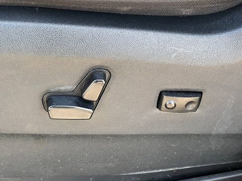 Used 2020 Dodge Grand Caravan SXT image 12