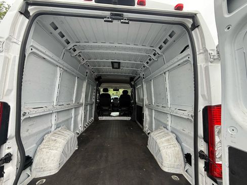 Used 2023 RAM ProMaster 2500 FWD image 10