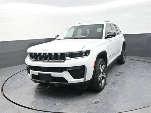 New 2026 Jeep Grand Cherokee Limited w/ Luxury Tech Group II image 3