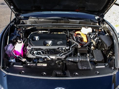 Used 2024 Toyota Crown XLE image 40