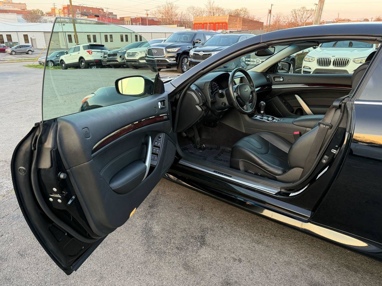 Used 2012 INFINITI G37 Convertible w/ Premium Pkg RWD image 15