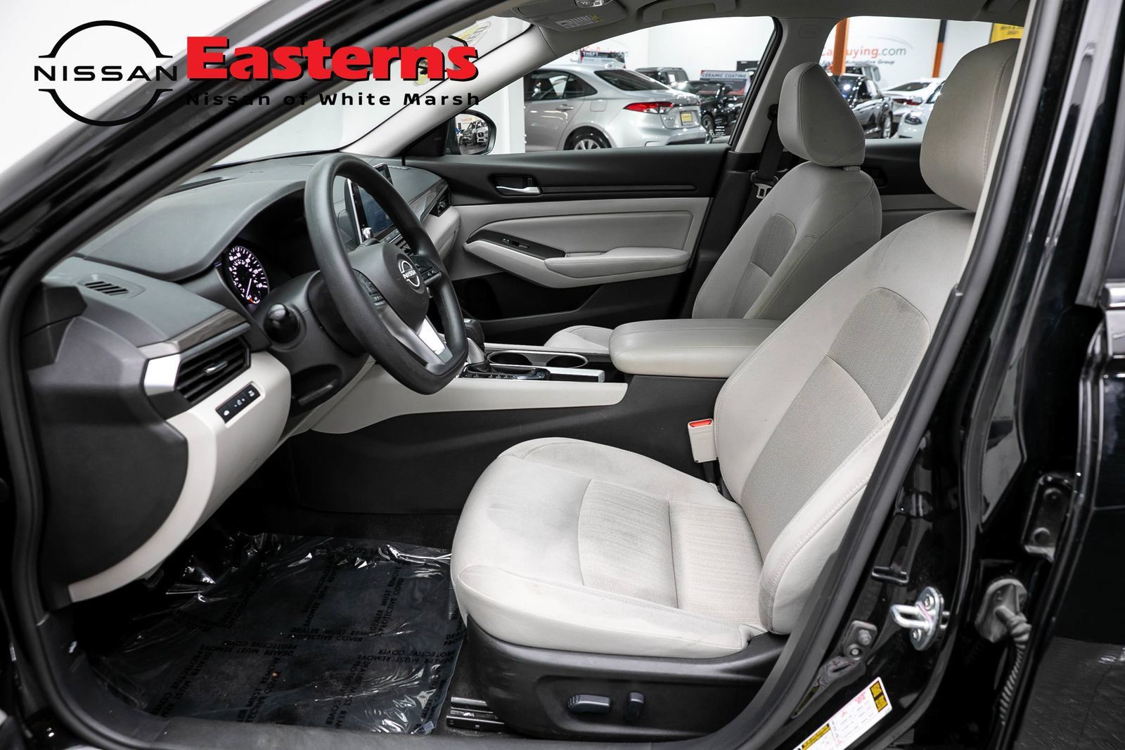 Used 2024 Nissan Altima 2.5 SV FWD image 14