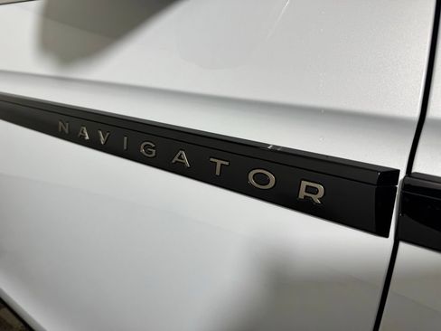 Certified 2025 Lincoln Navigator L Black Label AWD/4WD image 12