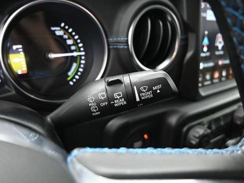 Used 2022 Jeep Wrangler Unlimited Rubicon 4xe w/ Cold Weather Group AWD/4WD image 20