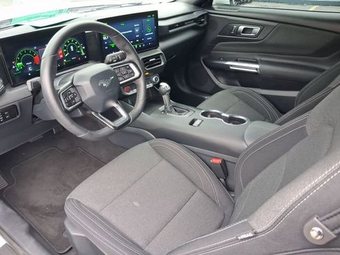 Used 2025 Ford Mustang Coupe image 6