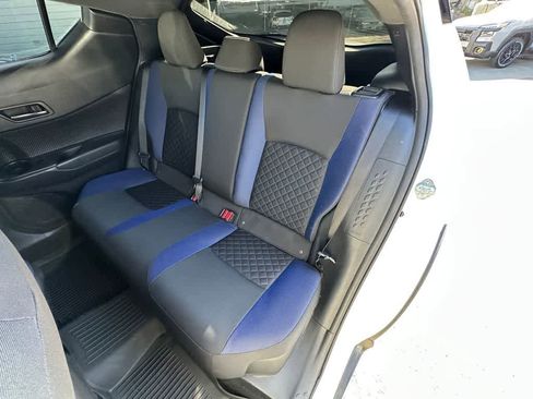 Used 2022 Toyota C-HR XLE image 11