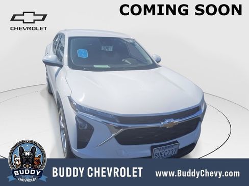 Used 2025 Chevrolet Trax LS w/ LS Convenience Package FWD image 1