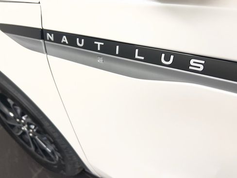 New 2026 Lincoln Nautilus Premier image 39