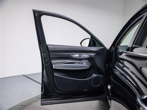 Used 2023 Genesis GV70 2.5T w/ Select Package image 29