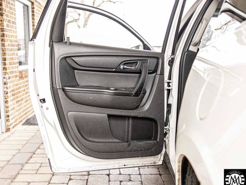 Used 2013 Chevrolet Traverse LT image 14