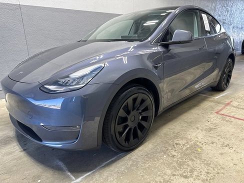 Used 2023 Tesla Model Y Long Range AWD/4WD image 7