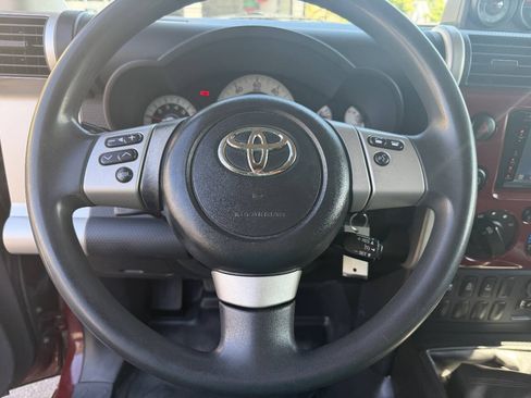 Used 2011 Toyota FJ Cruiser 4WD w/ Convenience Pkg image 12