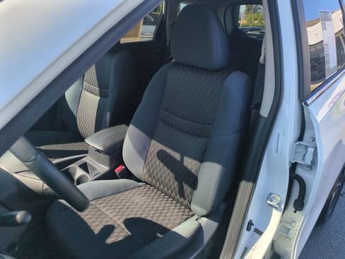 Used 2017 Nissan Rogue SV FWD image 15