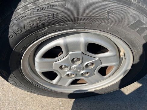 Used 2010 Jeep Patriot Sport image 16