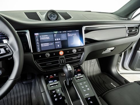 New 2026 Porsche Macan Turbo image 13
