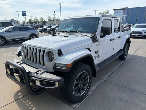 Used 2020 Jeep Gladiator Overland AWD/4WD image 2