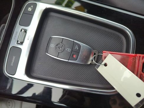 Used 2025 Mercedes-Benz CLA 250 4MATIC image 34