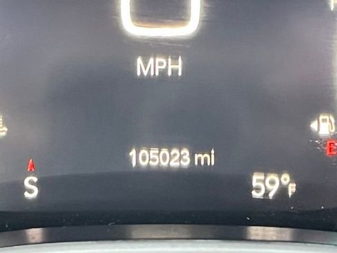 Used 2022 Chrysler Pacifica Touring image 39