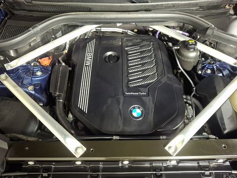 Used 2021 BMW X5 xDrive40i w/ M Sport Package AWD/4WD image 28