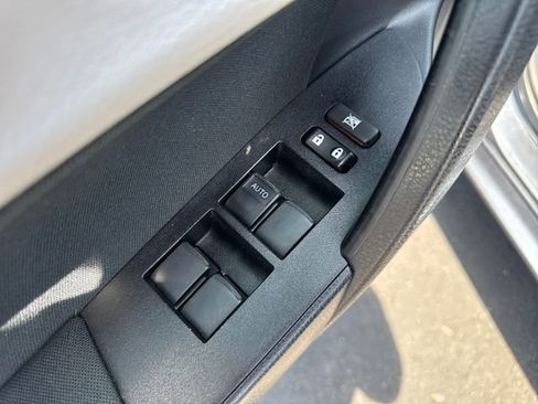 Used 2018 Toyota Corolla LE FWD image 20