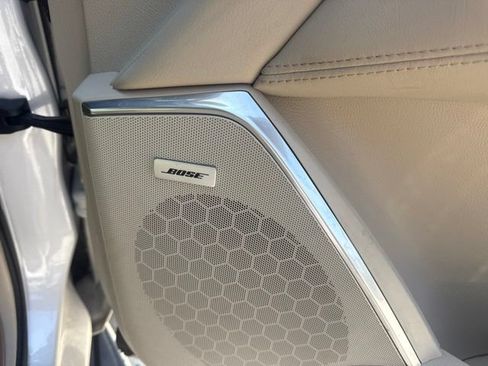 Used 2019 Cadillac Escalade Luxury AWD/4WD image 45