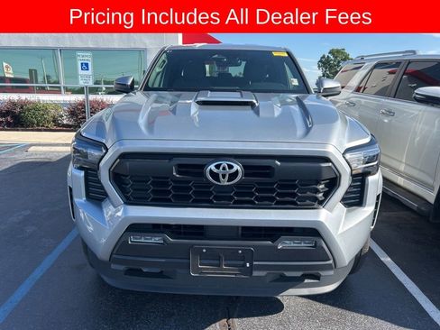 Used 2024 Toyota Tacoma TRD Sport RWD image 11