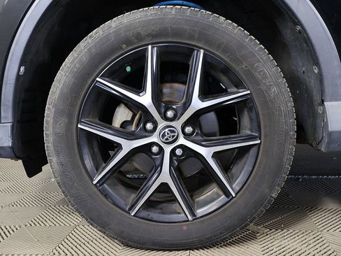 Used 2017 Toyota RAV4 SE AWD/4WD image 17