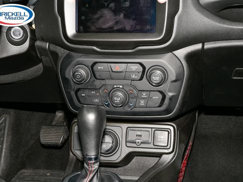 Used 2023 Jeep Renegade Trailhawk AWD/4WD image 23