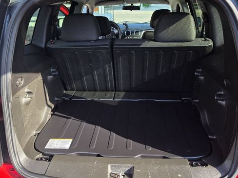 Used 2011 Chevrolet HHR LS FWD image 14