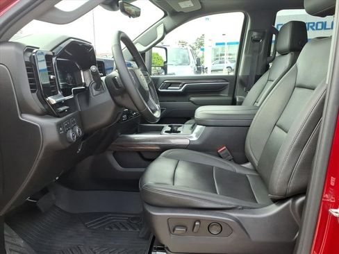 Used 2025 Chevrolet Silverado 2500 LTZ w/ LTZ Premium Texas Edition AWD/4WD image 19