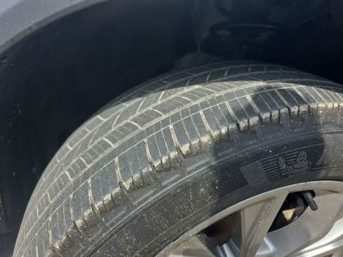 Used 2022 Ford Explorer XLT w/ Equipment Group 202A image 30